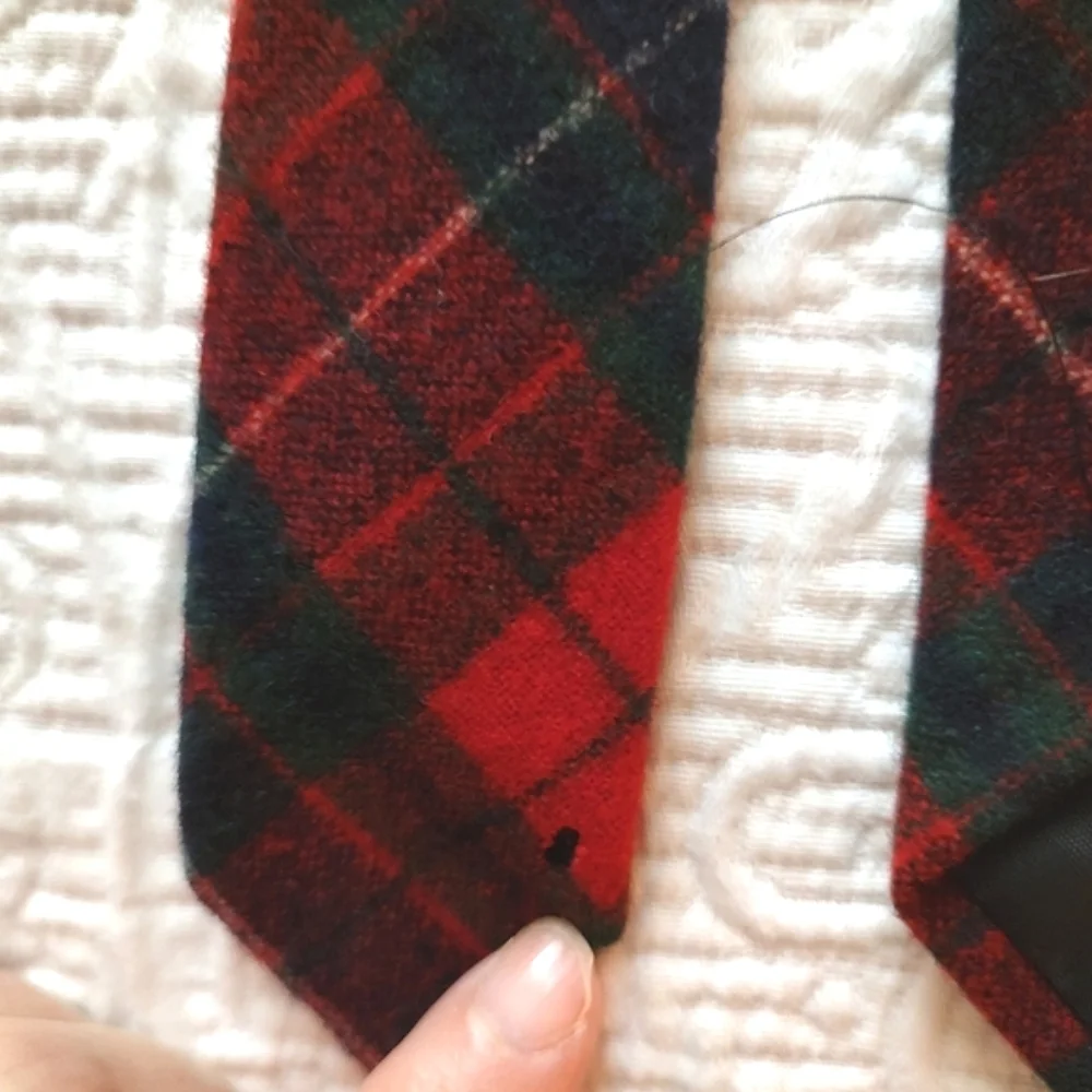 VTG Pendleton Tie Plaid Virgin Wool Red Black White Highlands